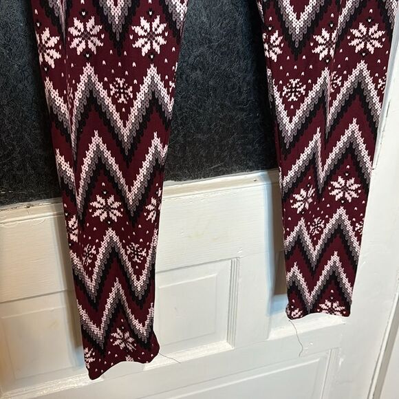 Faded Glory Women’s Burgundy Red Ski Pattern Style Casual Leggings L 12-14 - Picture 3 of 5
